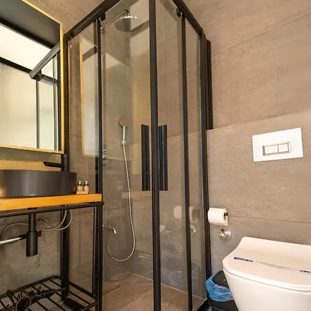 Luxury Townhouse Heart Of Galata 5br 3ba! #425 *